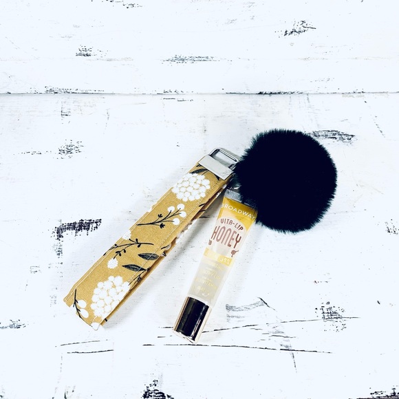 Accessories - Happy Lipgloss Keychain KeyFob Yellow Flower Leaf